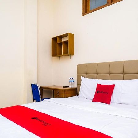 Reddoorz Syariah @ Griya Thamrin Manahan Solo Exteriér fotografie
