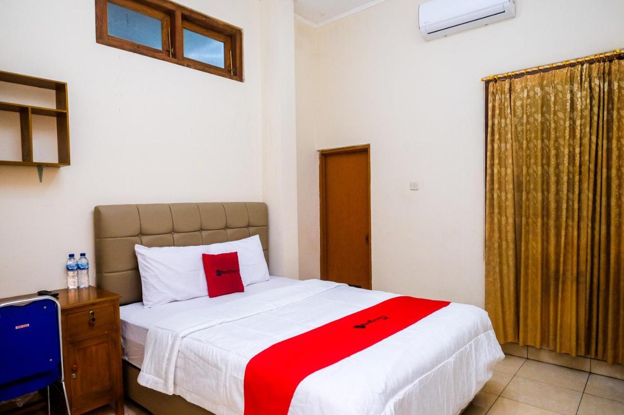 Reddoorz Syariah @ Griya Thamrin Manahan Solo Exteriér fotografie